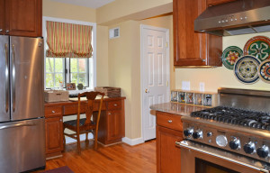 10 - Kit. with desk area and large pantry